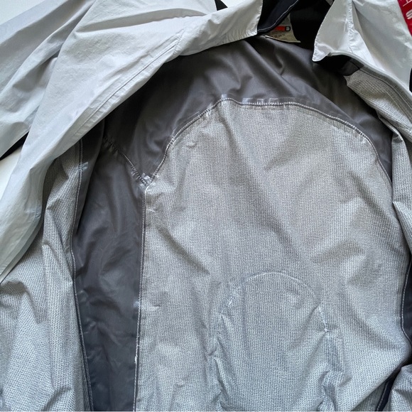 Waterproof cycling jacket packable - Picture 6 of 12